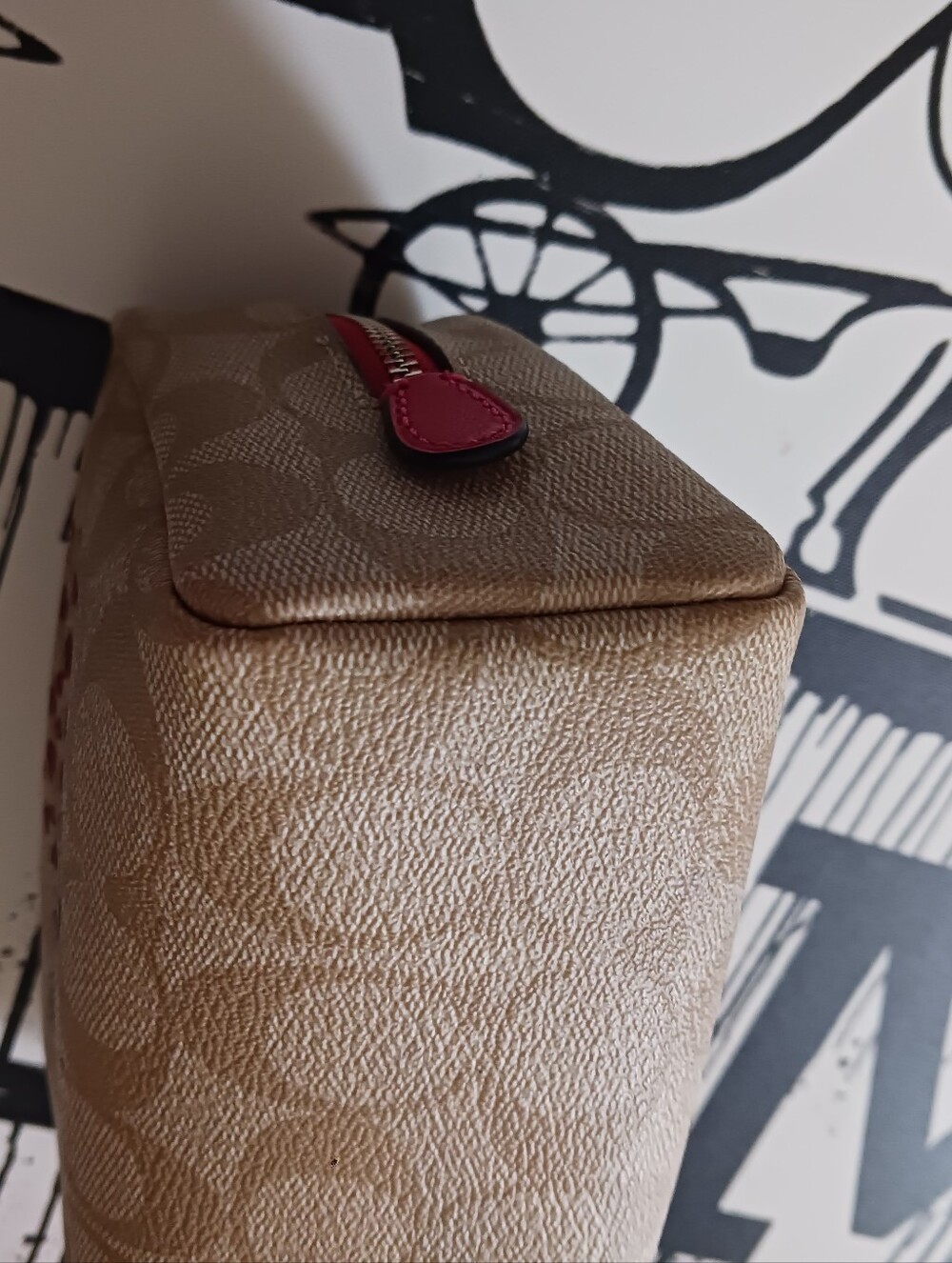 Coach Boxy Beige Signature Carriage Wristlet with Pink Strap and Red Heart - Picture 7 of 12